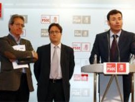 El PSOE condena a IU y Confia por pactar con Aguirre en Caja Madrid