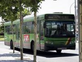 Una nueva línea de autobús comunica Sevilla la Nueva con Madrid