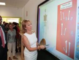 Aguirre anima a los jóvenes a oponerse al vandalismo
