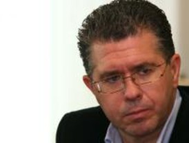 IU y PSOE piden que Granados explique si ordenó registrar el despacho de un funcionario de Prada