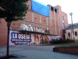 'Okupas' de Usera piden parar el desalojo del Teatro de Almendrales