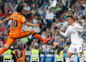 El Real Madrid recorta un punto al Atlético