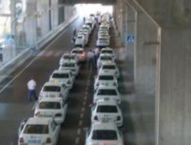 El Ayuntamiento aumentará las horas que los taxistas pueden cobrar como festivas