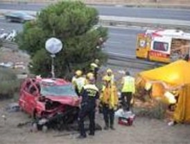 Un espectacular accidente en la M-40 deja cuatro heridos