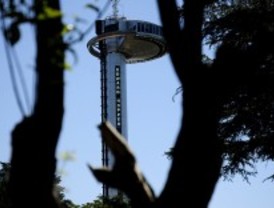 El Faro de Moncloa sirve de soporte publicitario