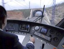 Adif invierte 55,8 millones para mantener la linea Madrid-Valladolid