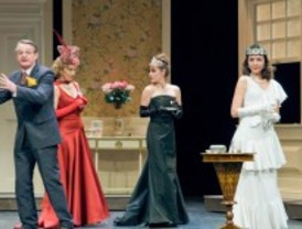 El teatro vive un extravagante triángulo amoroso