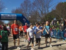 Más de 3.000 corredores participan en una carrera solidaria por las enfermedades raras