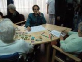 Perros adiestrados y musicoterapia para los mayores de San Martín de la Vega