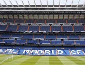 El Bernabéu calienta motores para el derbi