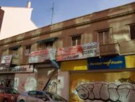 Los desalojados del edificio 'Malaya' se mudan a Embajadores