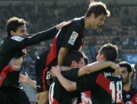 El Rayo sigue a 'tres metros' del cielo y el Alcorcón huye del infierno