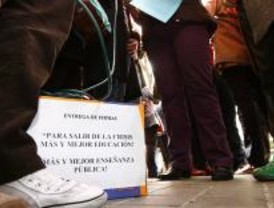 18.000 firmas de docentes reclaman mejora e impulso de la educación