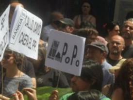 'Okupan' un edificio en la calle Sebastián Elcano para alojar a desahuciados
