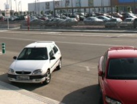La Policía local de Parla inicia una campaña para retirar vehículos en desuso de las calles