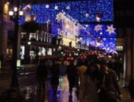 Los grandes municipios del PSOE retrasan el encendido de las luces navideñas