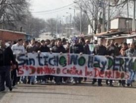Acampan en la Cañada para intentar evitar un derribo