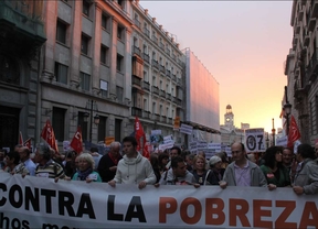 Cientos de madrileños marchan por la erradicación de la pobreza