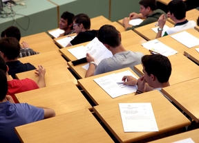 Los aspirantes a maestro tendrán que aprobar Lengua en la PAU