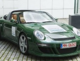 El futuro del coche eléctrico se analiza en la universidad