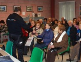 La Policía detiene a un hombre y a su hermana por robar a ancianos haciéndose pasar por antenistas