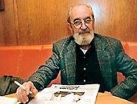 El poeta asturiano Ángel González dará nombre a una biblioteca en Latina