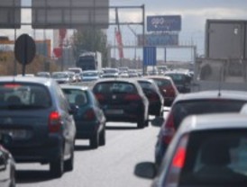 La M-40 suma 13 kilómetros de atasco