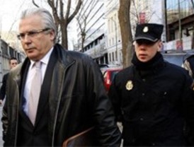 El Supremo sienta a Garzón en el banquillo por las escuchas de 'Gürtel'