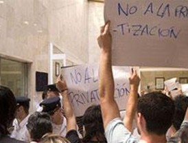 El hospital de Móstoles desvincula el cese de un médico den la pitada a Güemes