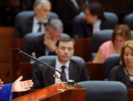 Aguirre promete liberalismo total y pide 'sacrificios' para mantener los servicios públicos