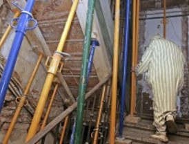 Desalojan un edificio de Embajadores por ruina