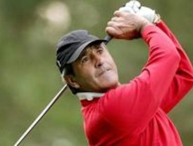 Severiano Ballesteros sale de La Paz tras recibir el alta médica