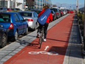 Los ciclistas podrán ir por las aceras solo si hay carril bici