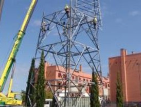 Desmantelada una línea de alta tensión en Alcorcón