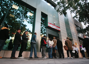 El paro baja ligeramente en noviembre en Madrid