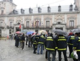 Los servicios mínimos de bomberos rozan el pleno