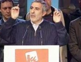Llamazares se compromete por escrito a no hacer la central térmica si gobierna