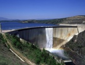 El pantano del Atazar comienza a desembalsar agua