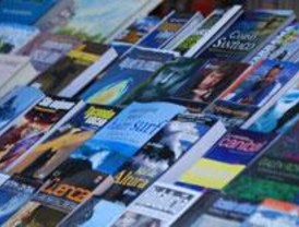 IU Ciempozuelos pone la cultura en la calle con una campaña de 'suelta de libros'