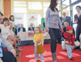 Los mayores tejen 2.750 prendas para Aldeas Infantiles