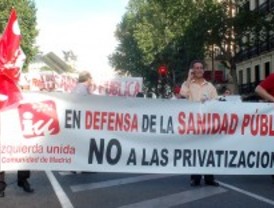 Miles de personas por la 'sanidad cien por cien pública'