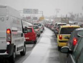 Cuatro mujeres rescatadas de la nieve consiguen llegar al hospital para dar a luz