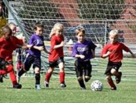 Se renueva el convenio de la escuela de fútbol de integración de Alcobendas