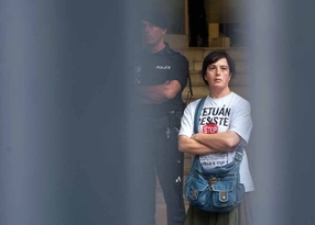 Vecinos de Tetuán acampan en la azotea de un edificio para evitar su derribo