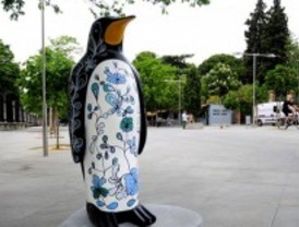Sala Retiro subasta los 20 pingüinos gigantes