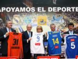 La Comunidad firma un acuerdo para patrocinar a los equipos madrileños de baloncesto