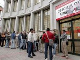 PP y PSOE se arrojan a los parados