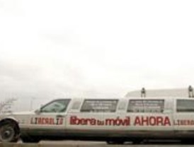 Una limousina lleva tres semanas en el depósito de la grúa