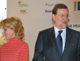 Rajoy pide a Aguirre que siga en 2011 tras los ataques de Cobo y la guerra en Caja Madrid