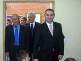 Alcalá cede un aula para que escolares rumanos estudien su lengua materna
